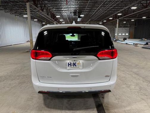 2019 Chrysler Pacifica Touring-L