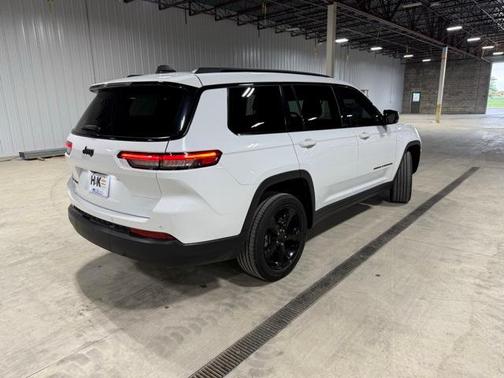 2022 Jeep Grand Cherokee L Laredo