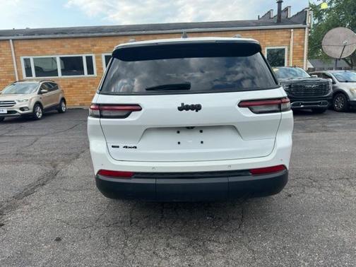 2022 Jeep Grand Cherokee L Laredo