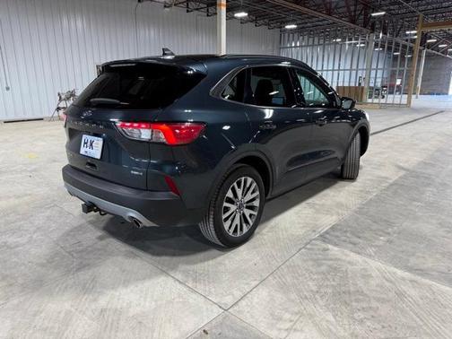 2022 Ford Escape Titanium Hybrid