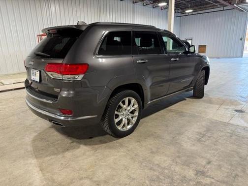 2016 Jeep Grand Cherokee Summit
