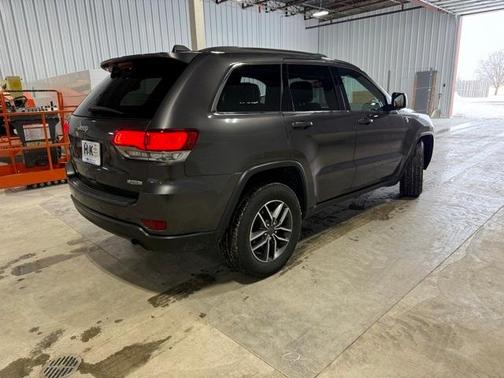2020 Jeep Grand Cherokee Laredo