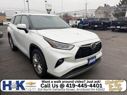 2025 Toyota Highlander Hybrid Platinum
