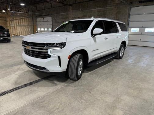 2023 Chevrolet Suburban LT