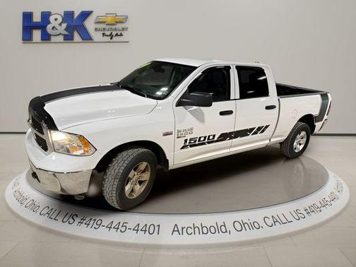 Bright White Clearcoat 2022 RAM 1500 Classic SLT