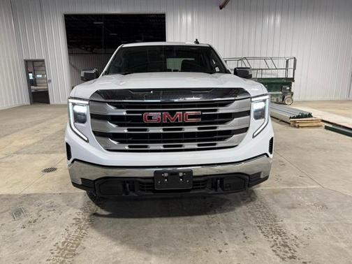 2024 GMC Sierra 1500 SLE