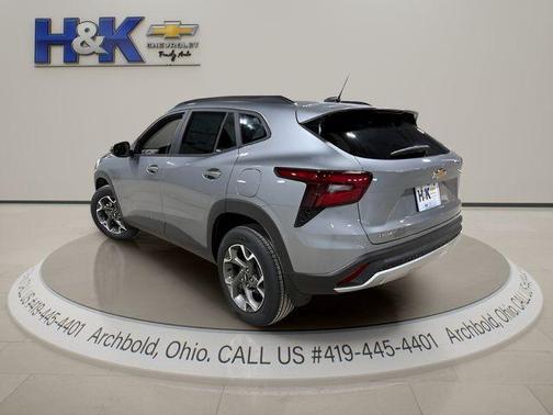 Sterling Gray Metallic 2026 Chevrolet Trax LT