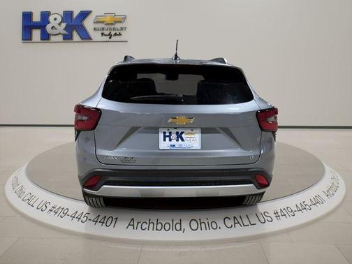 Sterling Gray Metallic 2026 Chevrolet Trax LT