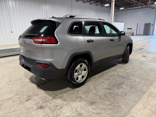 2017 Jeep Cherokee Sport