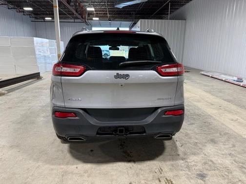 2017 Jeep Cherokee Sport