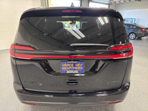 Pxj 2026 Chrysler Pacifica Limited