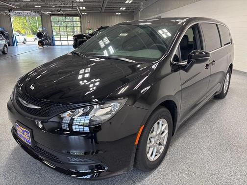 2026 Chrysler Voyager LX