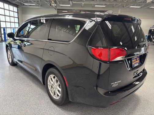 2026 Chrysler Voyager LX