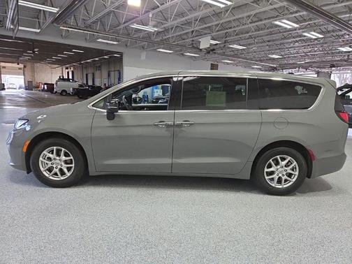 2025 Chrysler Pacifica L