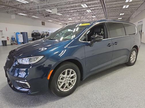 Fathom Blue Pearlcoat 2025 Chrysler Pacifica L