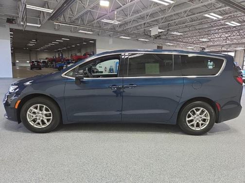 Fathom Blue Pearlcoat 2025 Chrysler Pacifica L