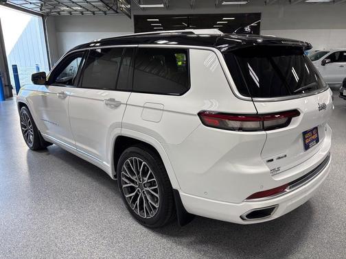 2023 Jeep Grand Cherokee L Summit Reserve