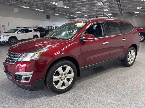 Siren Red Tintcoat 2016 Chevrolet Traverse 1LT