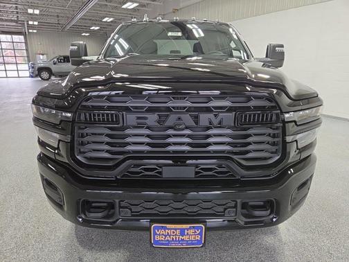 2026 RAM 2500 Big Horn Crew Cab 4x4 6'4' Box
