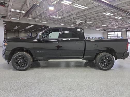 2026 RAM 2500 Big Horn Crew Cab 4x4 6'4' Box