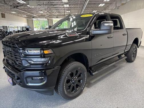 2025 RAM 2500 Big Horn Crew Cab 4x4 6'4' Box