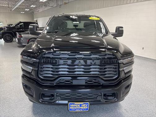 2025 RAM 2500 Big Horn Crew Cab 4x4 6'4' Box