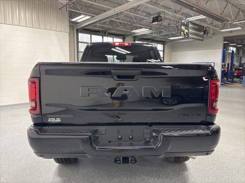 2025 RAM 2500 Big Horn Crew Cab 4x4 6'4' Box