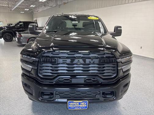 2025 RAM 2500 Big Horn Crew Cab 4x4 6'4' Box