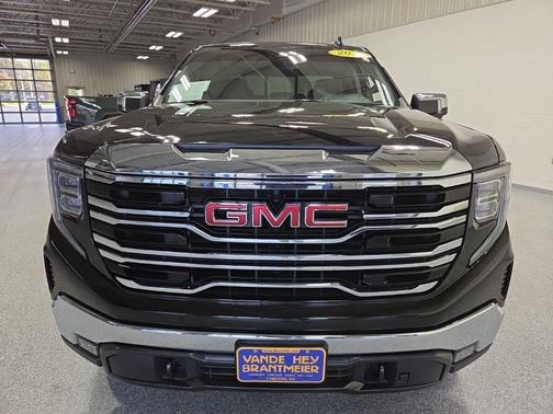 Onyx Black 2023 GMC Sierra 1500 SLT