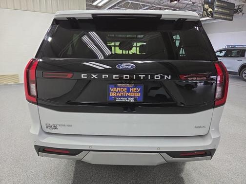 Oxford White 2025 Ford Expedition Max Platinum
