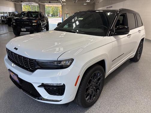 2025 Jeep Grand Cherokee Summit