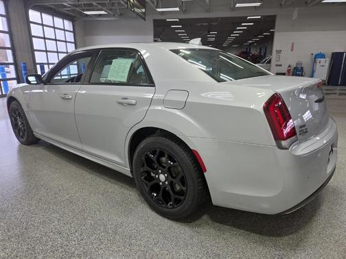 2023 Chrysler 300 Touring