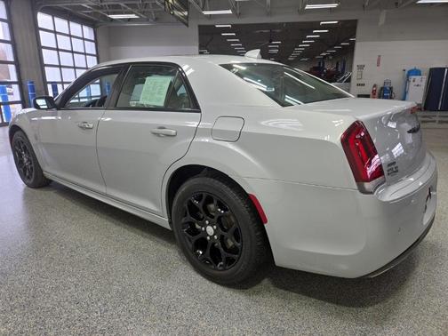 2023 Chrysler 300 Touring