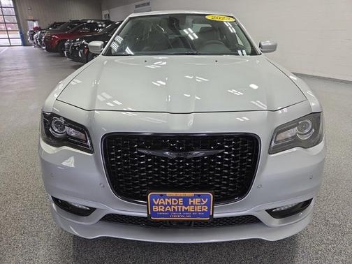 2023 Chrysler 300 Touring