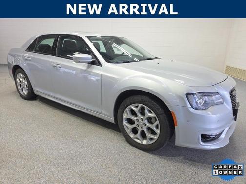 2023 Chrysler 300 Touring