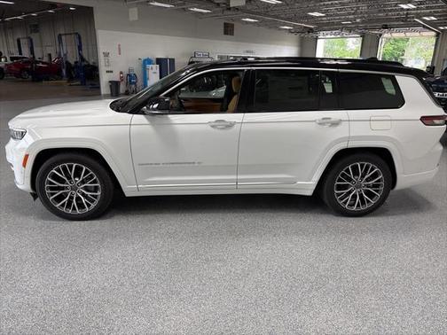 2025 Jeep Grand Cherokee Summit