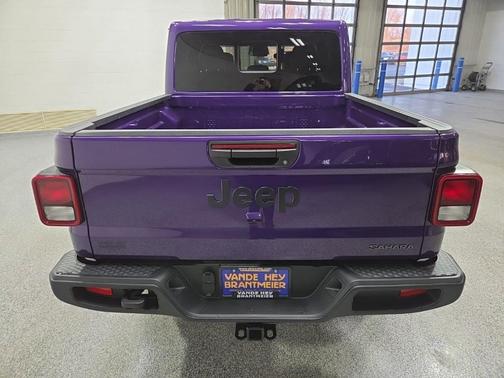 2026 Jeep Gladiator Sahara 4x4