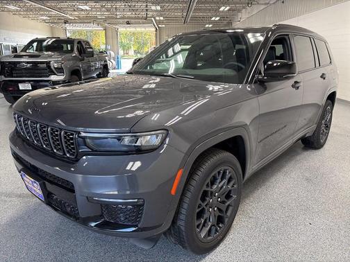2025 Jeep Grand Cherokee Summit
