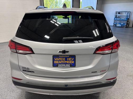 Silver Ice Metallic 2022 Chevrolet Equinox AWD RS