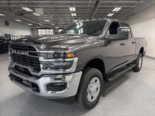 2025 RAM 2500 Tradesman Crew Cab 4x4 6'4' Box