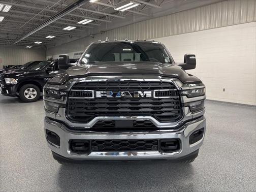 2025 RAM 2500 Tradesman Crew Cab 4x4 6'4' Box