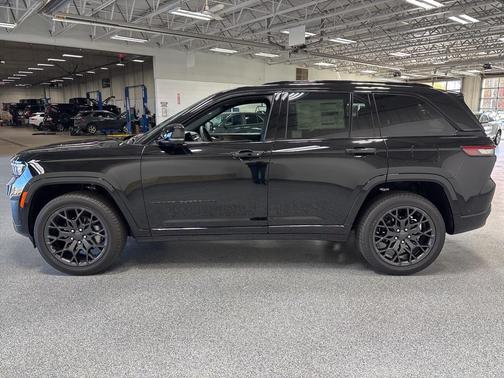 2025 Jeep Grand Cherokee Summit