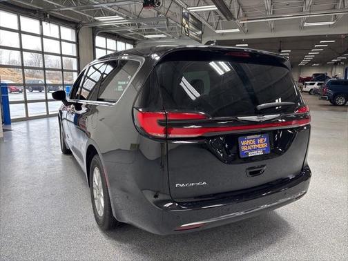 2025 Chrysler Pacifica L