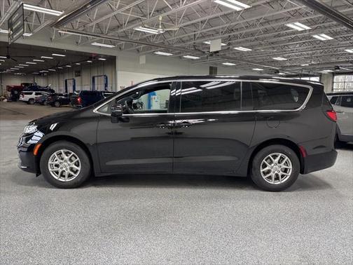 2025 Chrysler Pacifica L