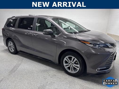 2022 Toyota Sienna Platinum