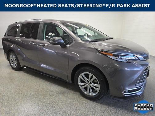 2022 Toyota Sienna Platinum