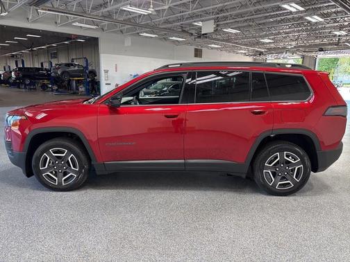 Red Hot Pearl-Coat Exterior Paint 2026 Jeep Cherokee Laredo 4x4