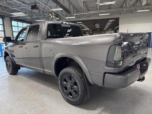 2017 RAM 3500 Big Horn Crew Cab 4x4 6'4' Box