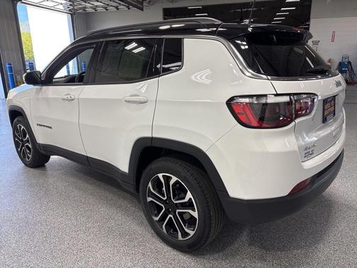 Bright White Clearcoat 2024 Jeep Compass Limited