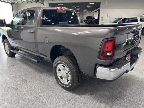2025 RAM 2500 Tradesman Crew Cab 4x4 6'4' Box